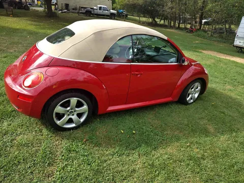 2006 Volkswagen Beetle 2.5L Convertible 2D