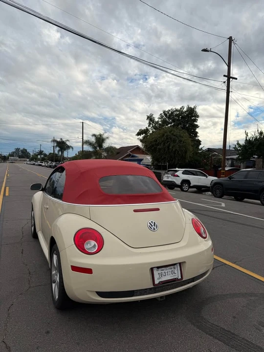 2006 Volkswagen New Beetle - Image 2 of 7