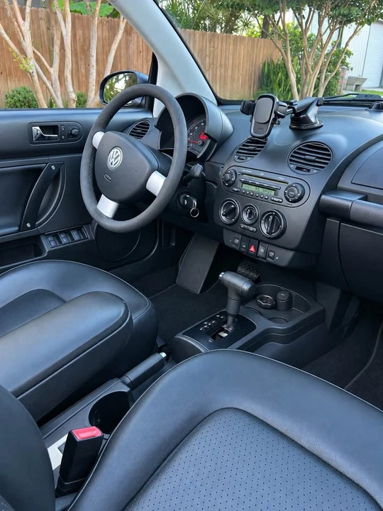 2006 Volkswagen New Beetle - Image 17 of 20