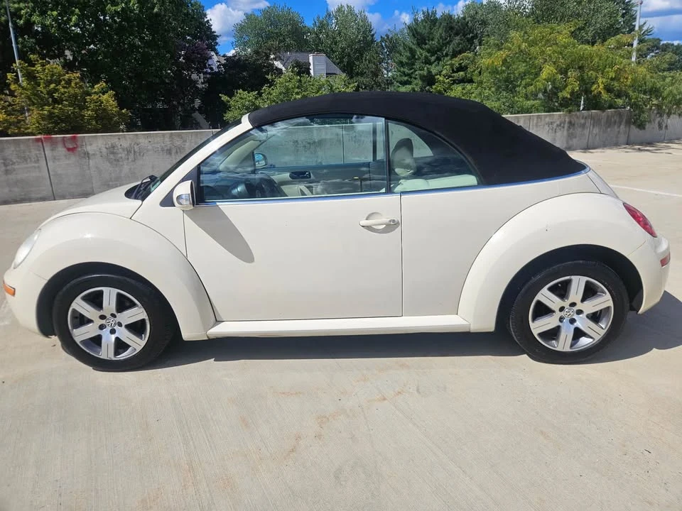 2006 Volkswagen New Beetle - Image 11 of 20