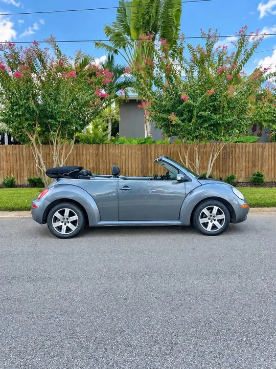 2006 Volkswagen New Beetle - Image 10 of 20