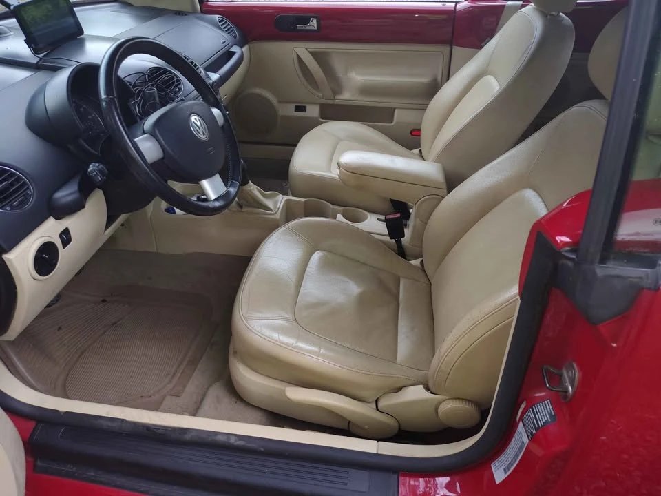 2006 Volkswagen New Beetle - Image 5 of 6