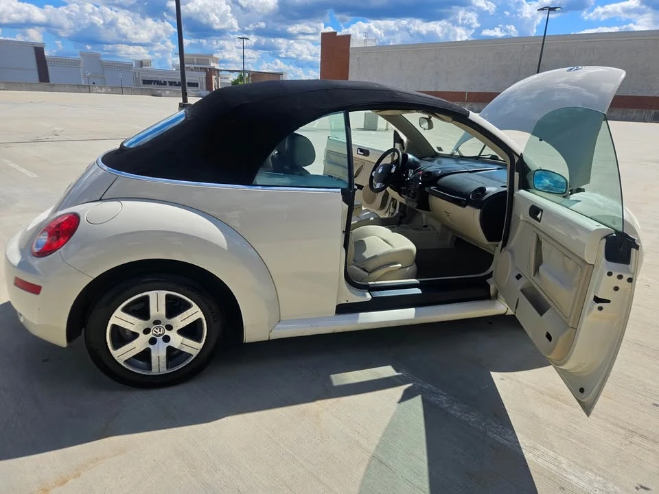 2006 Volkswagen New Beetle - Image 2 of 20