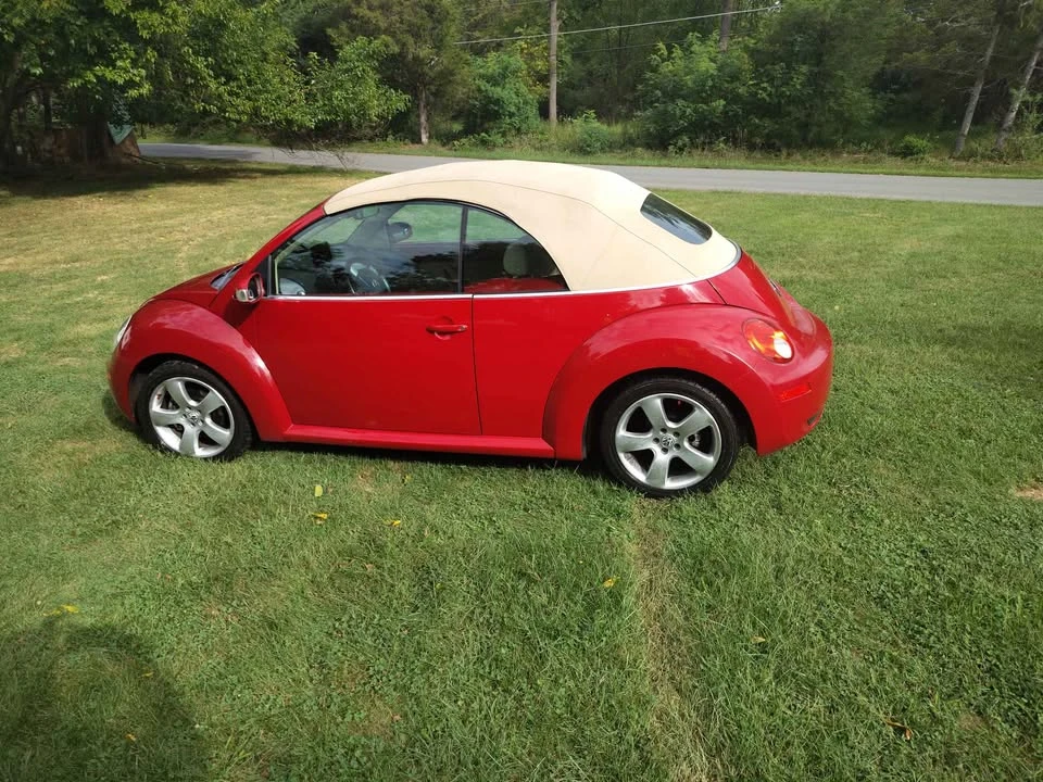 2006 Volkswagen New Beetle - Image 3 of 6