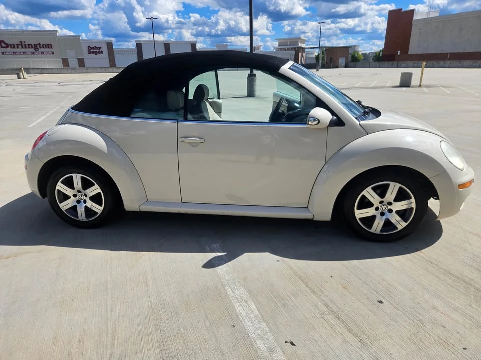2006 Volkswagen New Beetle - Image 12 of 20