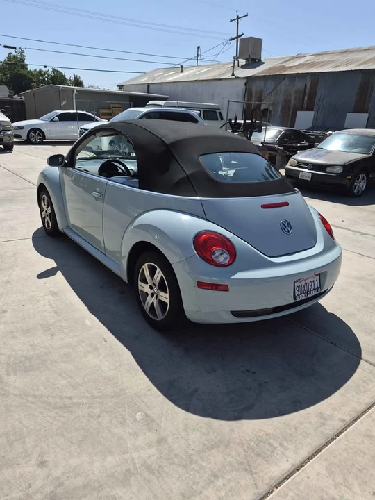 2006 Volkswagen New Beetle - Image 11 of 19