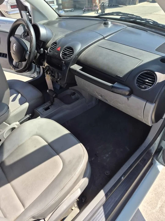 2006 Volkswagen New Beetle - Image 17 of 19