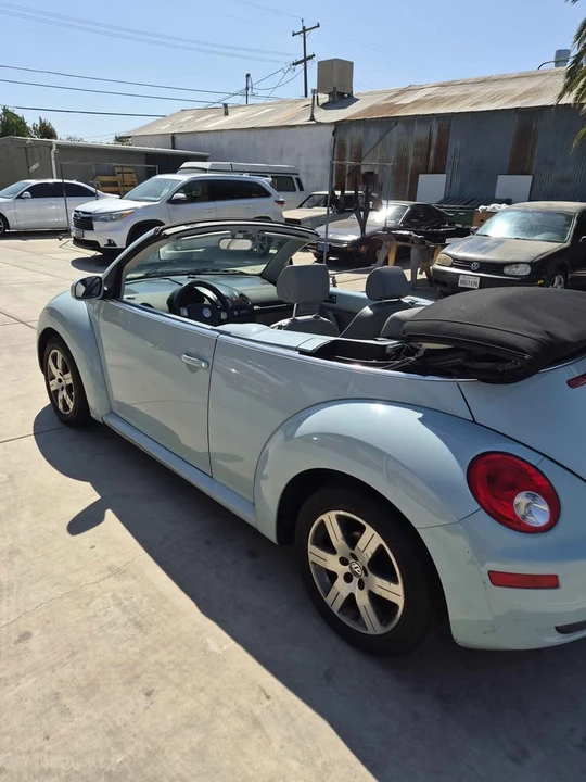 2006 Volkswagen New Beetle - Image 4 of 19