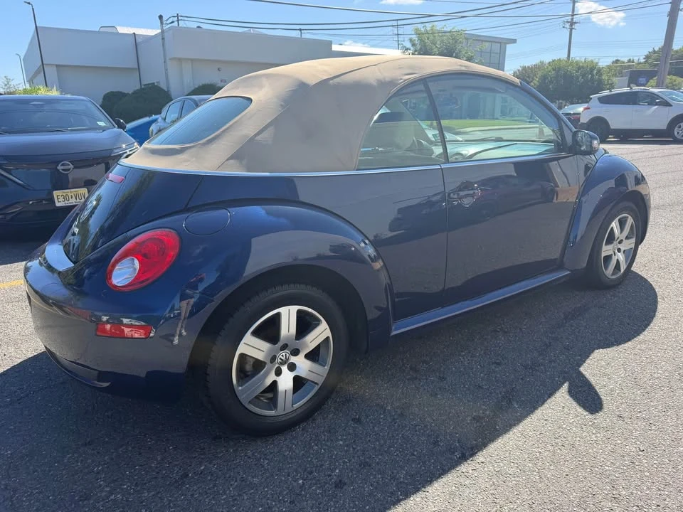 2006 Volkswagen New Beetle - Image 2 of 9