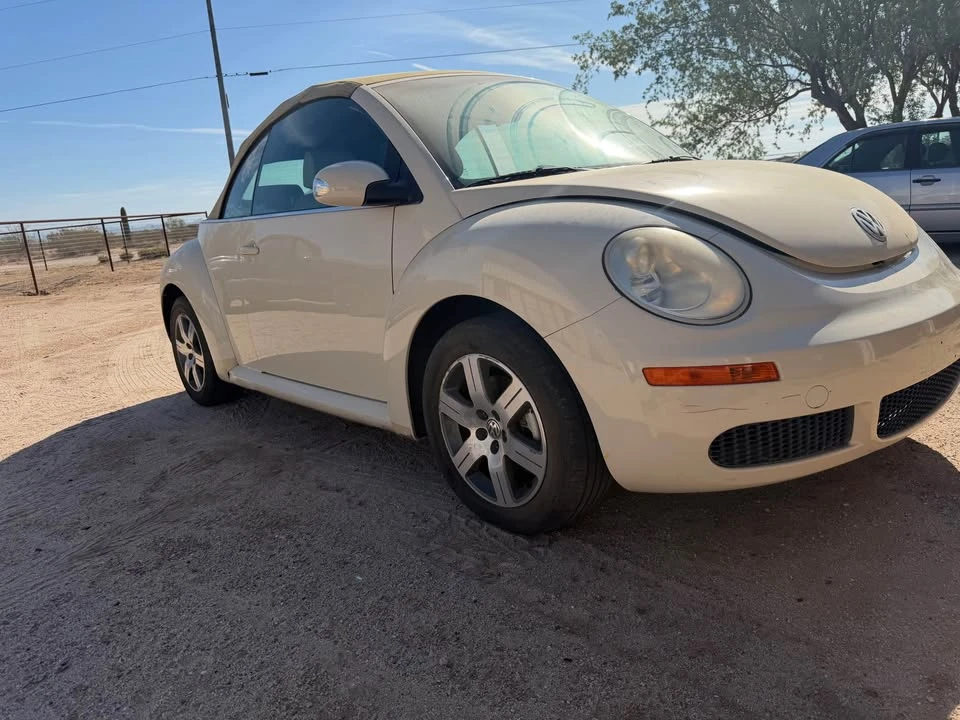 2006 Volkswagen New Beetle - Image 2 of 13