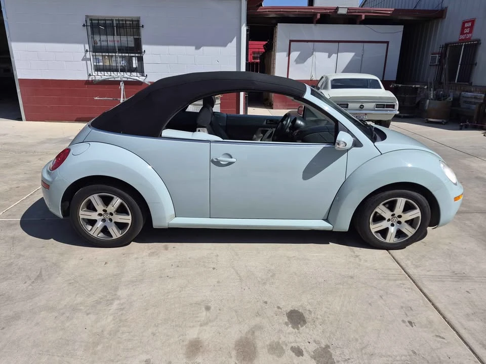 2006 Volkswagen New Beetle - Image 8 of 19