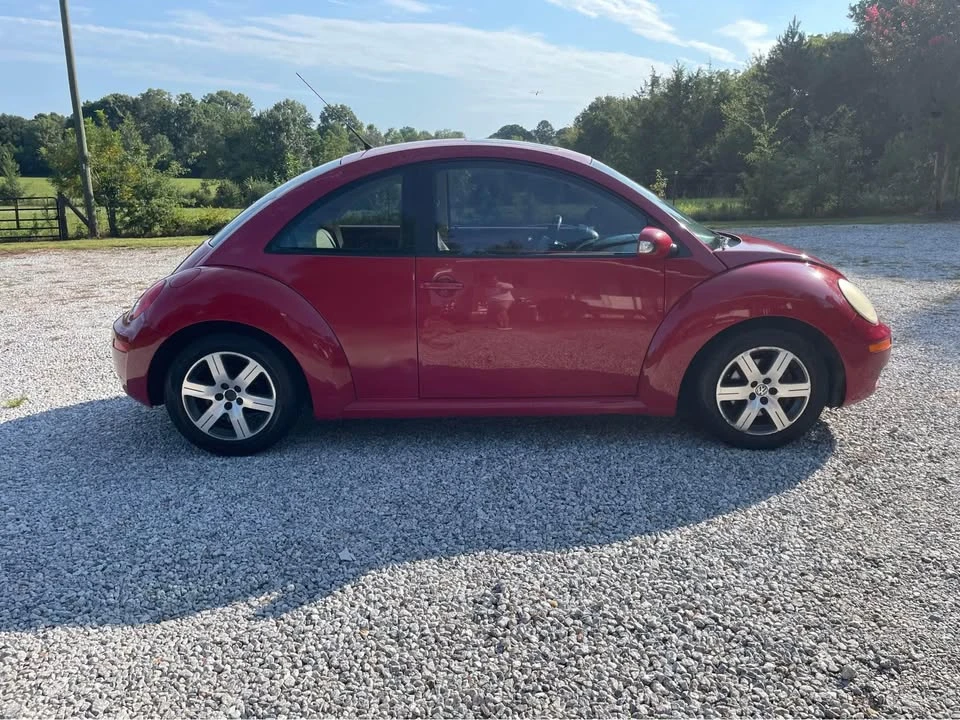 2006 Volkswagen New Beetle - Image 2 of 18