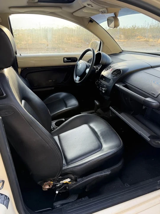 2006 Volkswagen New Beetle - Image 8 of 9
