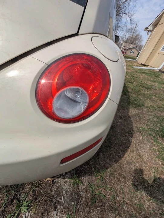 2006 Volkswagen New Beetle - Image 11 of 17