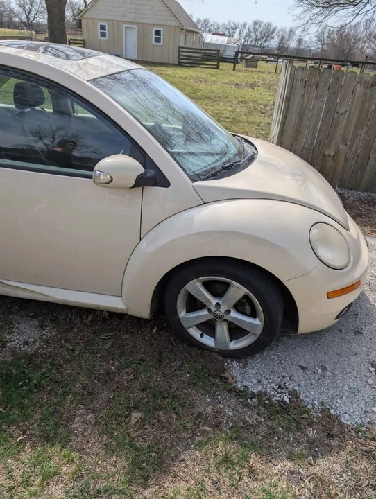 2006 Volkswagen New Beetle - Image 6 of 17