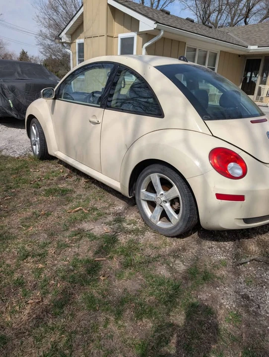 2006 Volkswagen New Beetle - Image 3 of 17