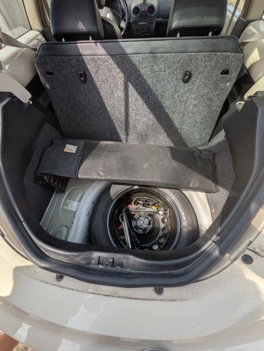 2006 Volkswagen New Beetle - Image 15 of 17