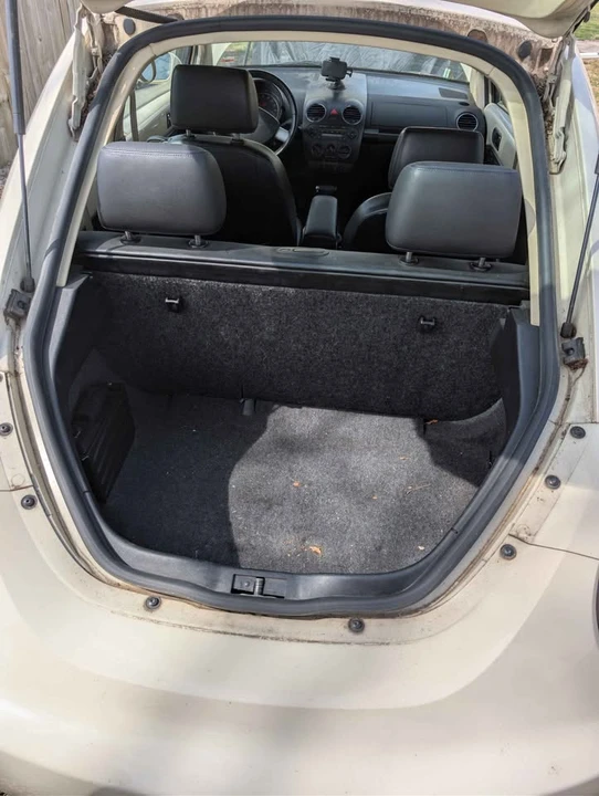 2006 Volkswagen New Beetle - Image 14 of 17