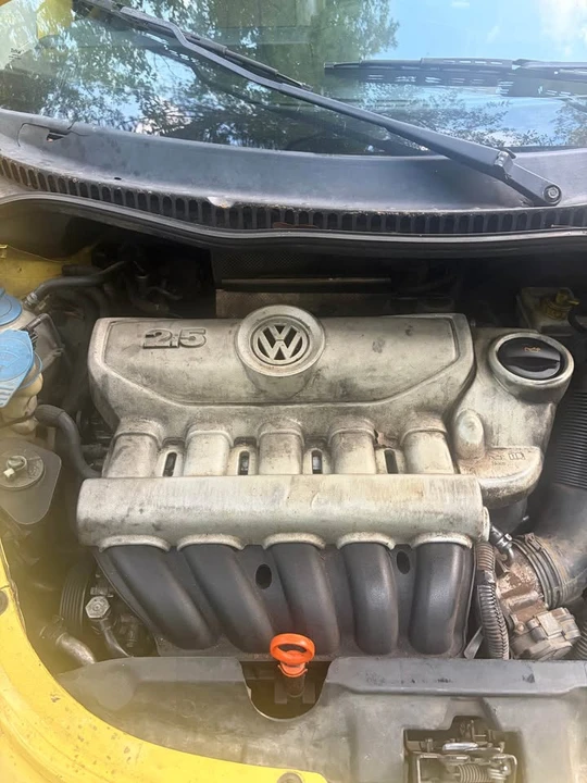 2006 Volkswagen New Beetle - Image 2 of 10