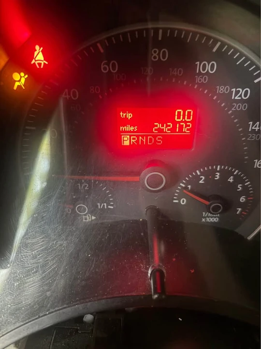 2006 Volkswagen New Beetle - Image 10 of 10