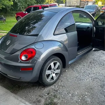 2006 Volkswagen Beetle 2.5L Hatchback 2D