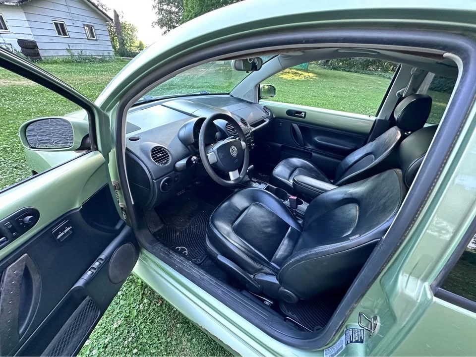 2006 Volkswagen New Beetle - Image 12 of 16
