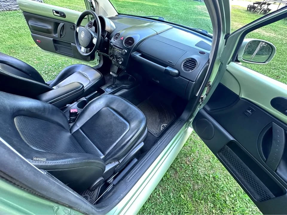 2006 Volkswagen New Beetle - Image 13 of 16