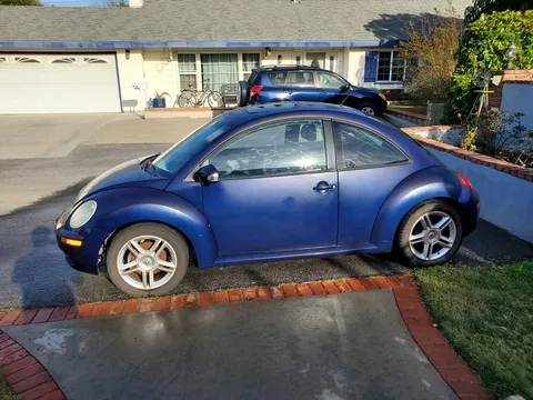 2006 Volkswagen Beetle 2.5L Hatchback 2D