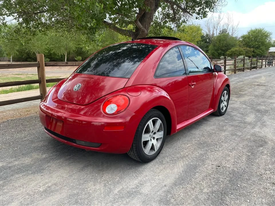 2006 Volkswagen New Beetle - Image 2 of 6