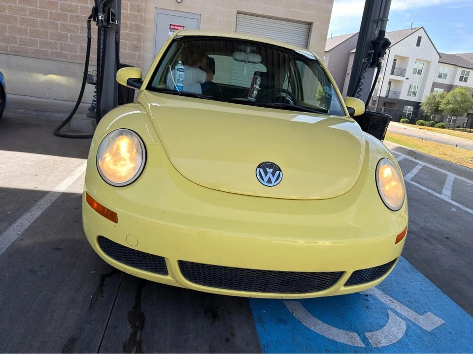 2006 Volkswagen New Beetle - Image 2 of 13