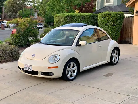 2006 Volkswagen Beetle 2.5L Hatchback 2D