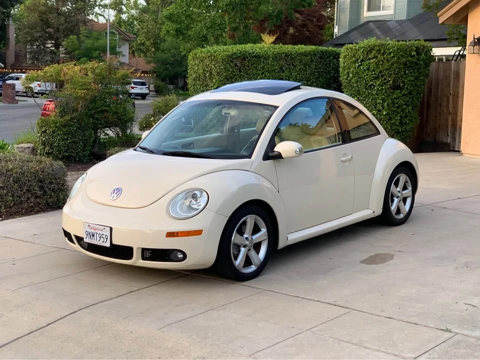 2006 Volkswagen New Beetle - Image 2 of 10
