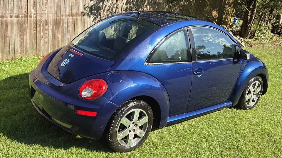 2006 Volkswagen New Beetle - Image 3 of 11