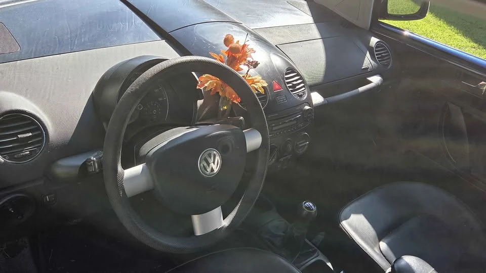 2006 Volkswagen New Beetle - Image 7 of 11