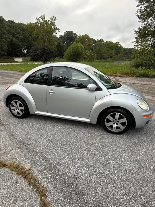 2006 Volkswagen New Beetle - Image 5 of 11