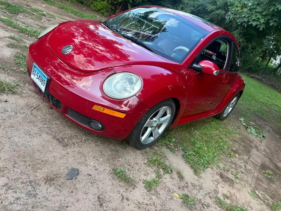 2006 Volkswagen New Beetle - Image 2 of 10