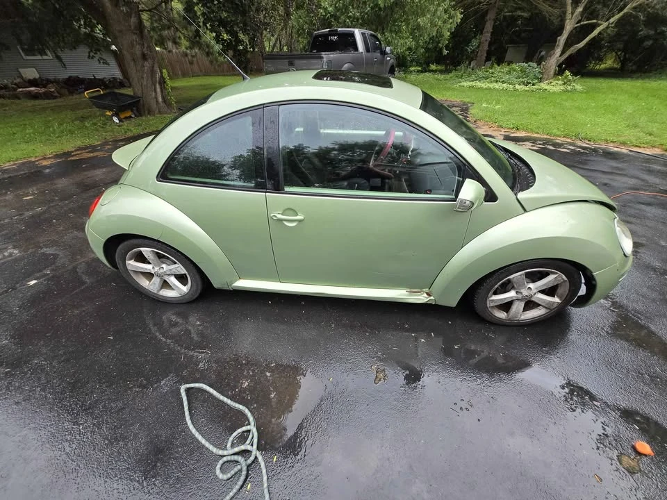 2006 Volkswagen New Beetle - Image 2 of 7