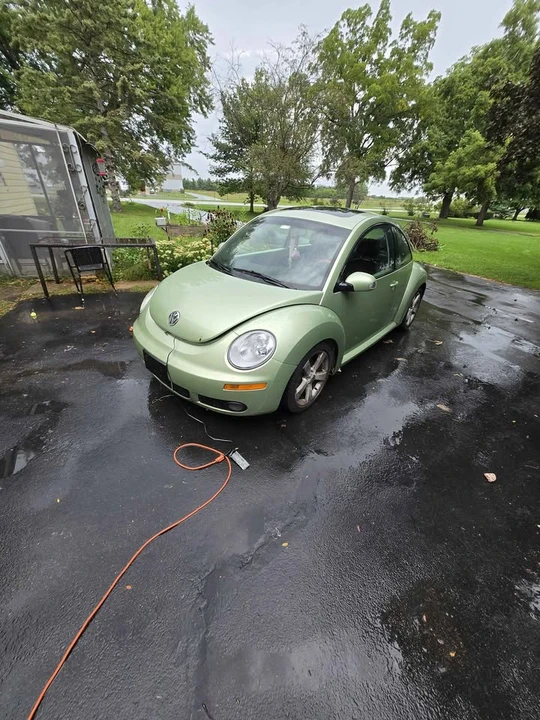 2006 Volkswagen New Beetle - Image 3 of 7