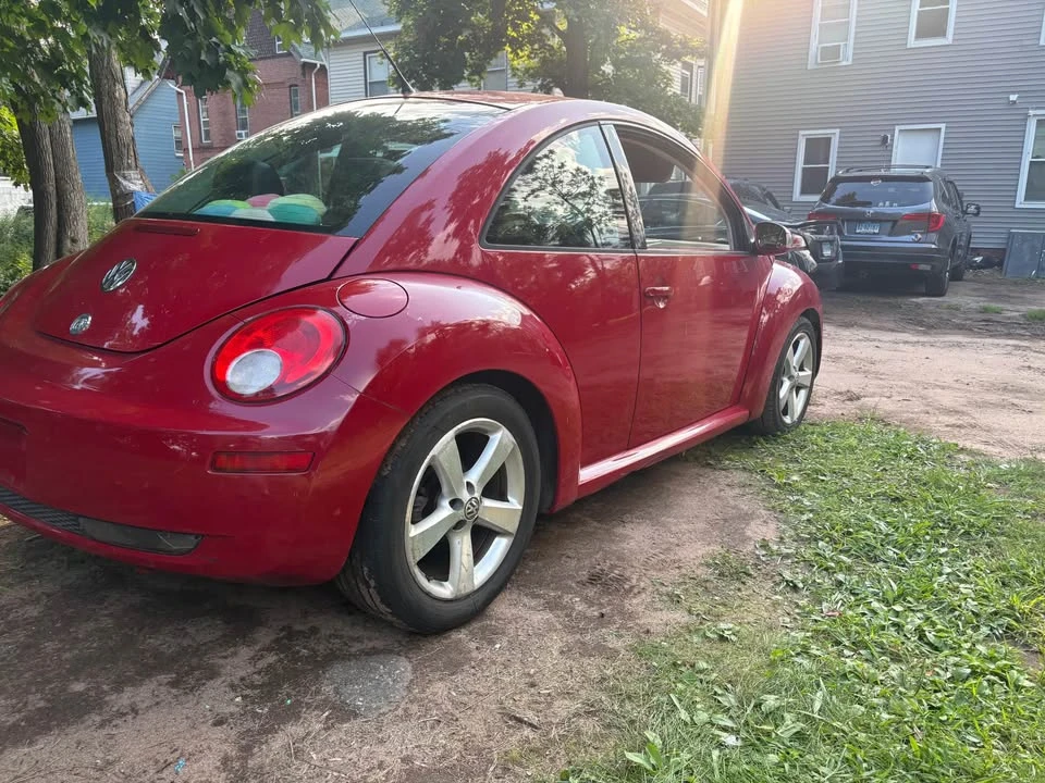 2006 Volkswagen New Beetle - Image 8 of 10