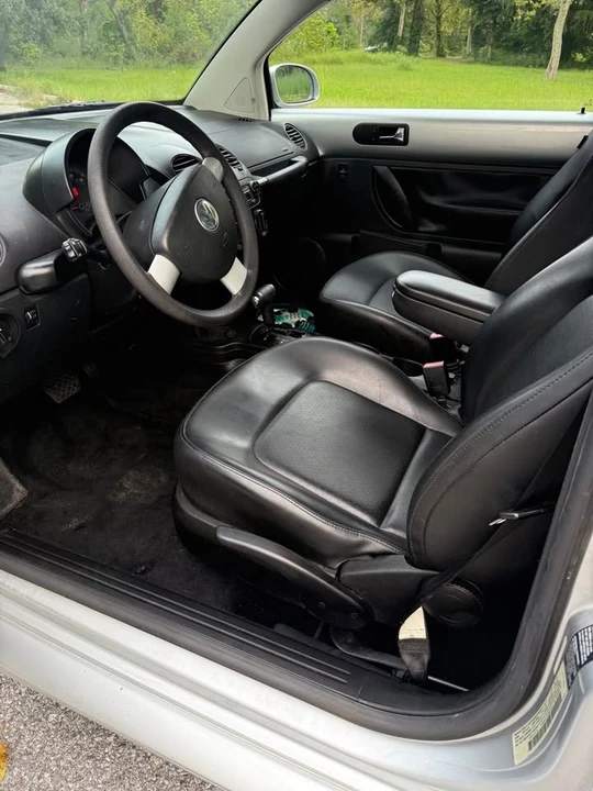 2006 Volkswagen New Beetle - Image 10 of 11