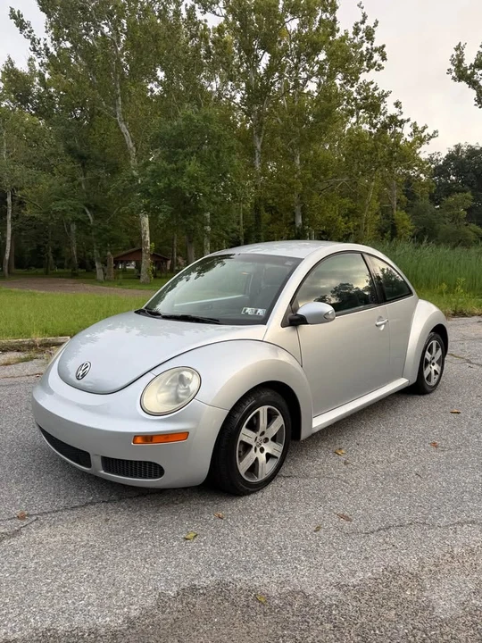 2006 Volkswagen New Beetle - Image 2 of 11