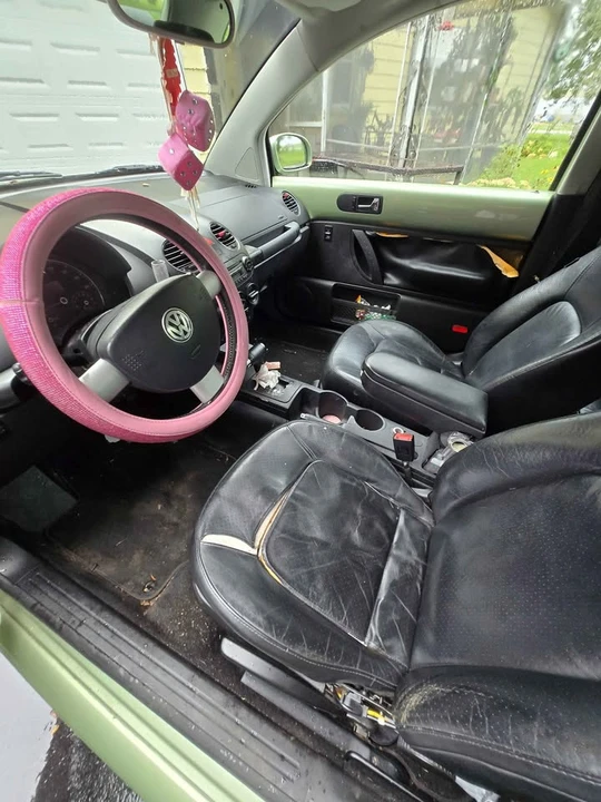 2006 Volkswagen New Beetle - Image 6 of 7