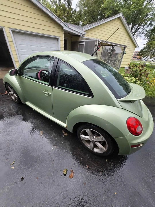 2006 Volkswagen New Beetle - Image 4 of 7