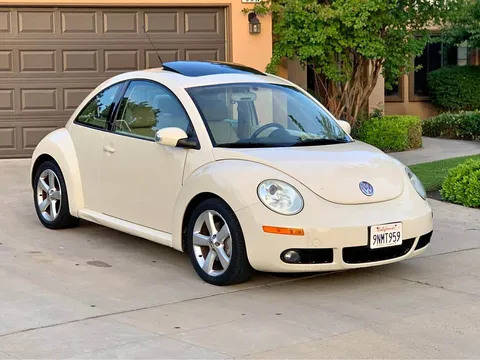 2006 Volkswagen Beetle 2.5L Hatchback 2D