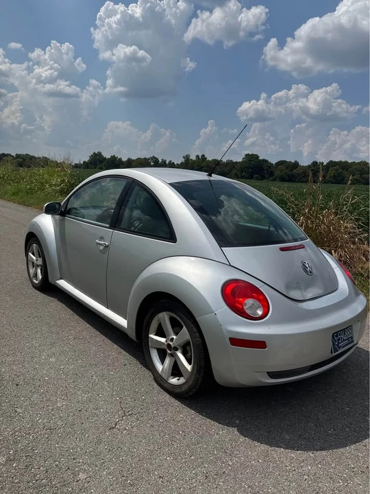 2006 Volkswagen New Beetle - Image 3 of 8