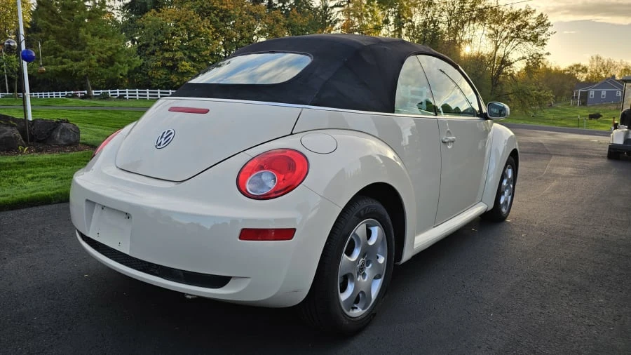 2006 Volkswagen New Beetle - Image 2 of 9