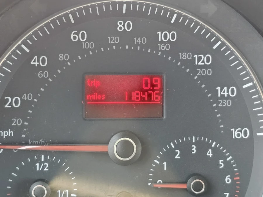 2006 Volkswagen New Beetle - Image 8 of 9