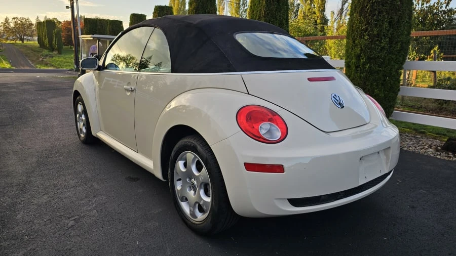2006 Volkswagen New Beetle - Image 5 of 9