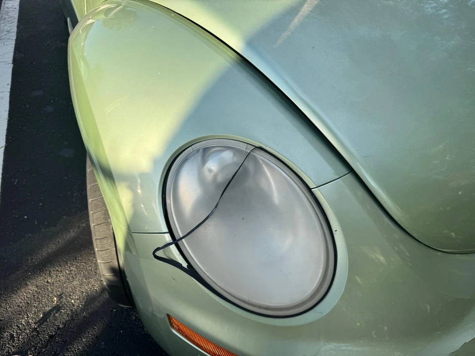 2006 Volkswagen New Beetle - Image 2 of 14