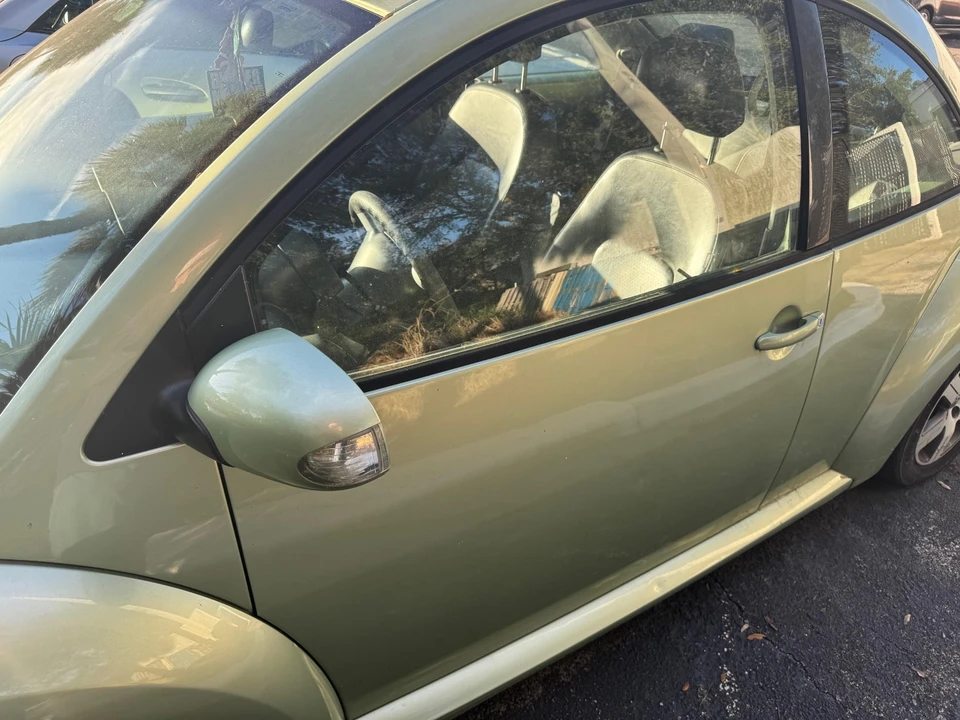 2006 Volkswagen New Beetle - Image 6 of 14
